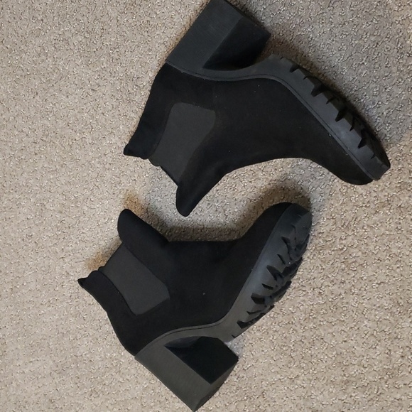 Topshop women's black round toe suede ankle booties 3" heel kinda chunky - Picture 1 of 9